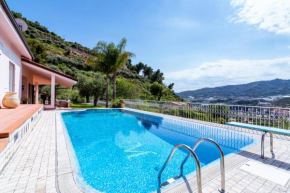 Villa Bouganville - Swimming Pool, Gym & Sauna Castellaro